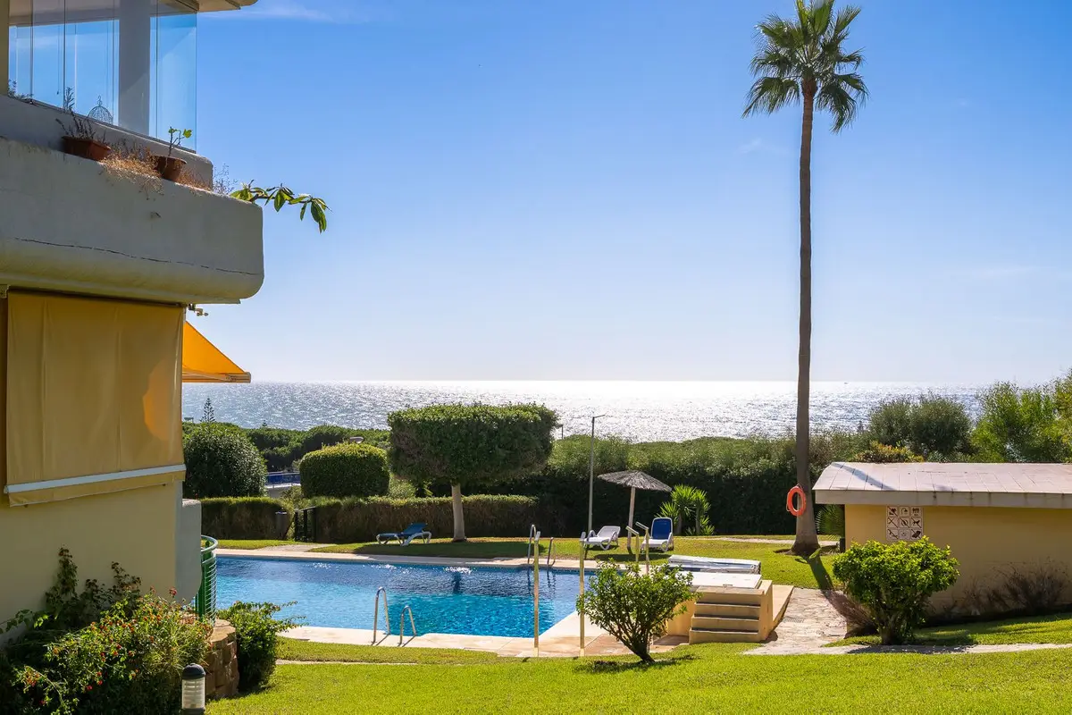 Penthouse for sale in Cabopino — photo 1