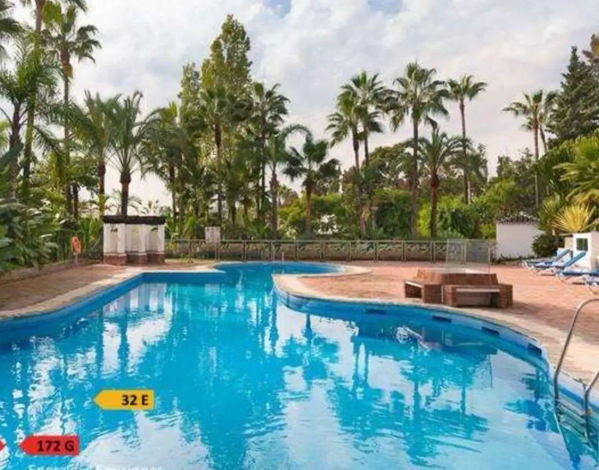 Middle Floor Apartment for sale in Reserva de Marbella — photo 1