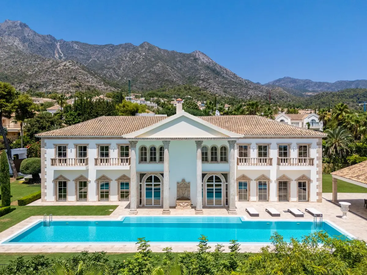 Detached Villa for sale in Sierra Blanca — photo 1