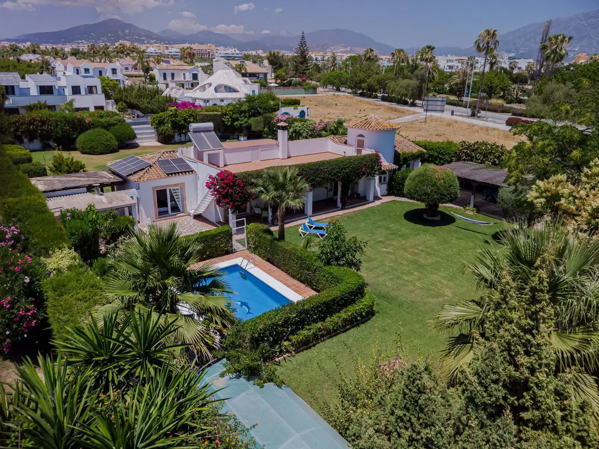 Detached Villa for sale in San Pedro de Alcántara — photo 1