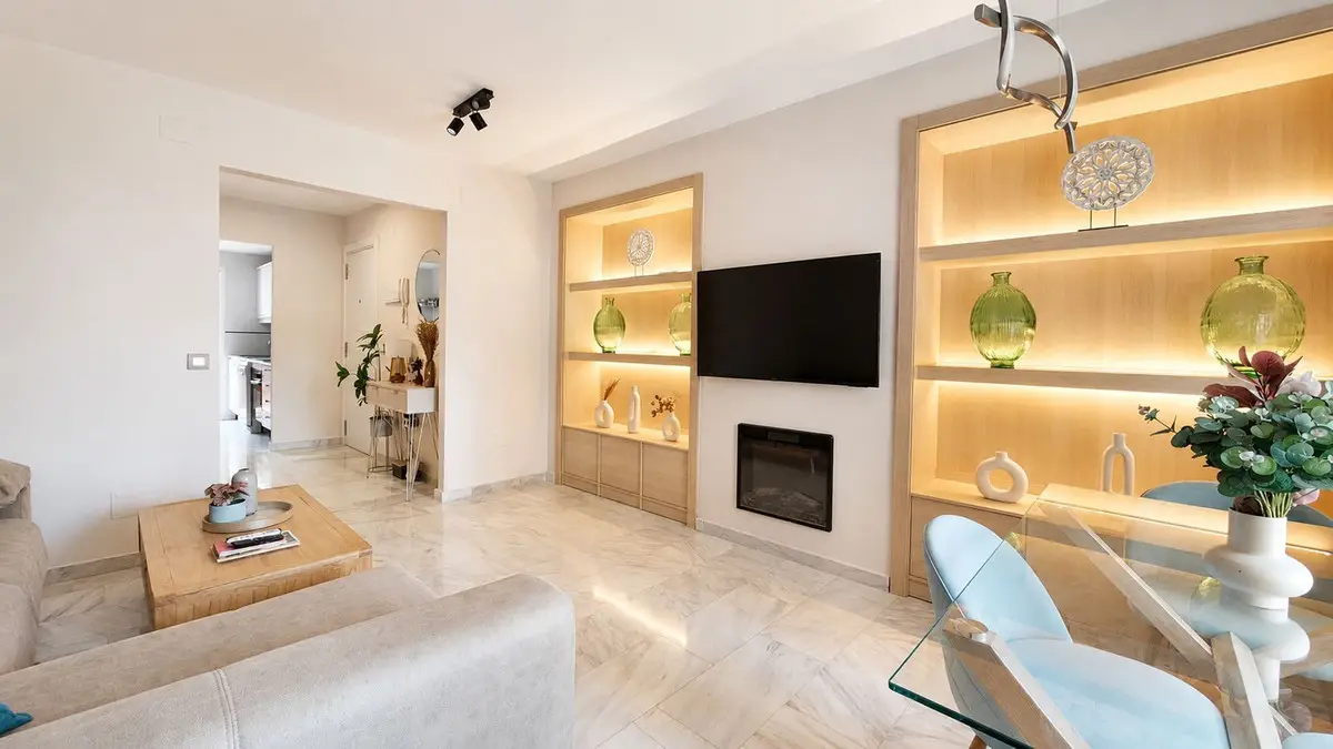 Middle Floor Apartment for sale in New Golden Mile — photo 1