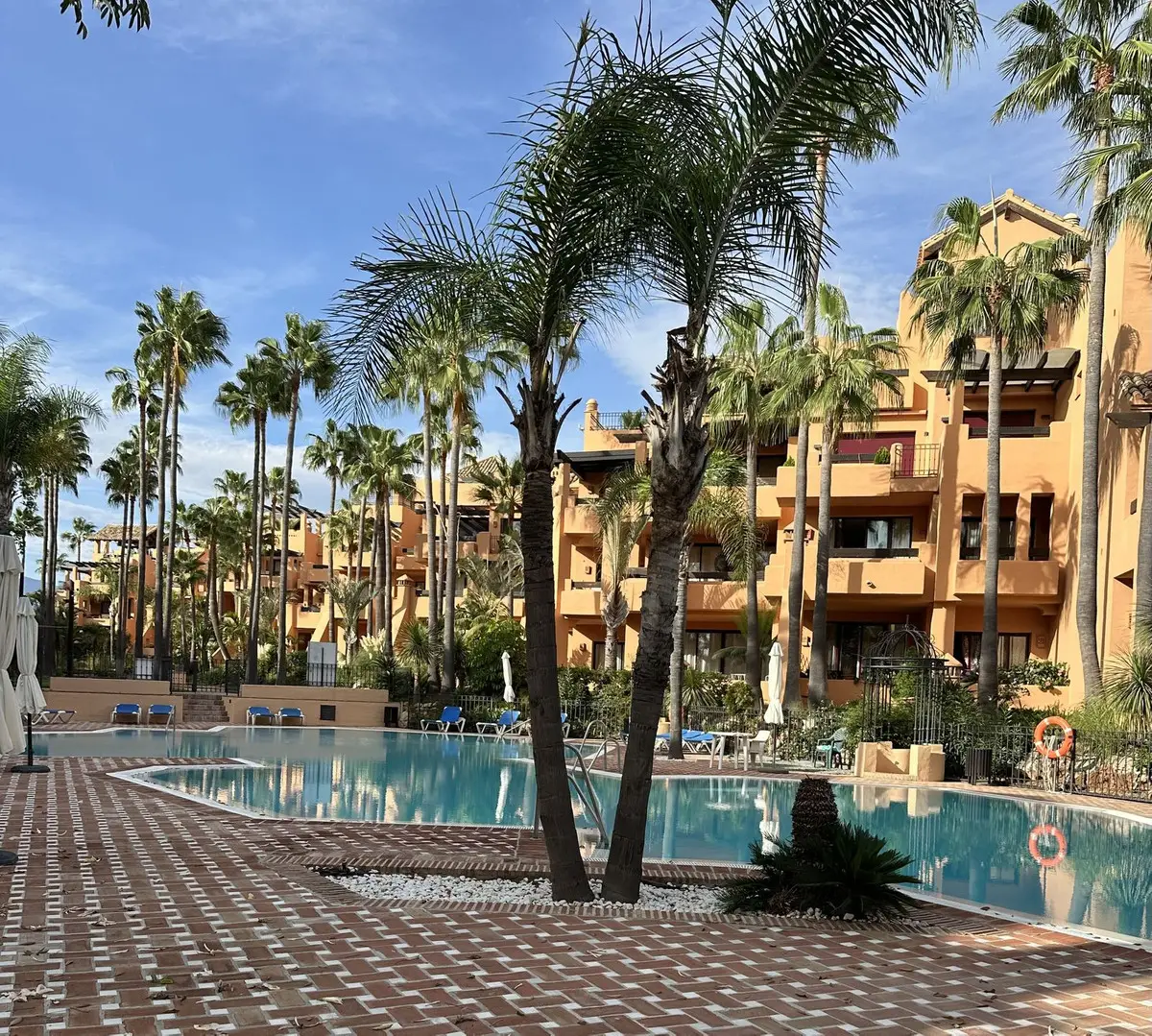 Middle Floor Apartment for sale in San Pedro de Alcántara — photo 1