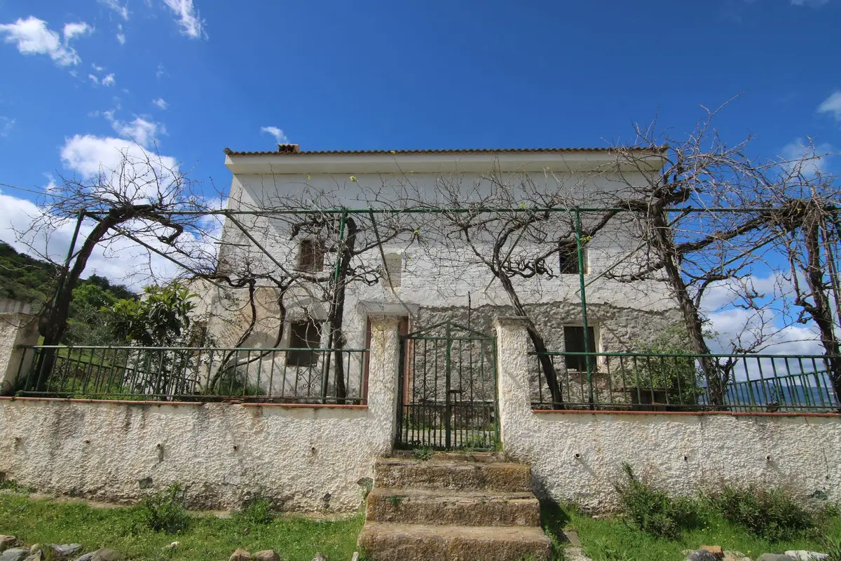 Land for sale in Guaro — photo 1
