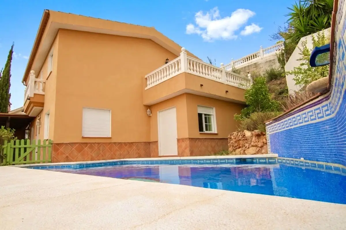 Detached Villa for sale in Coín — photo 1