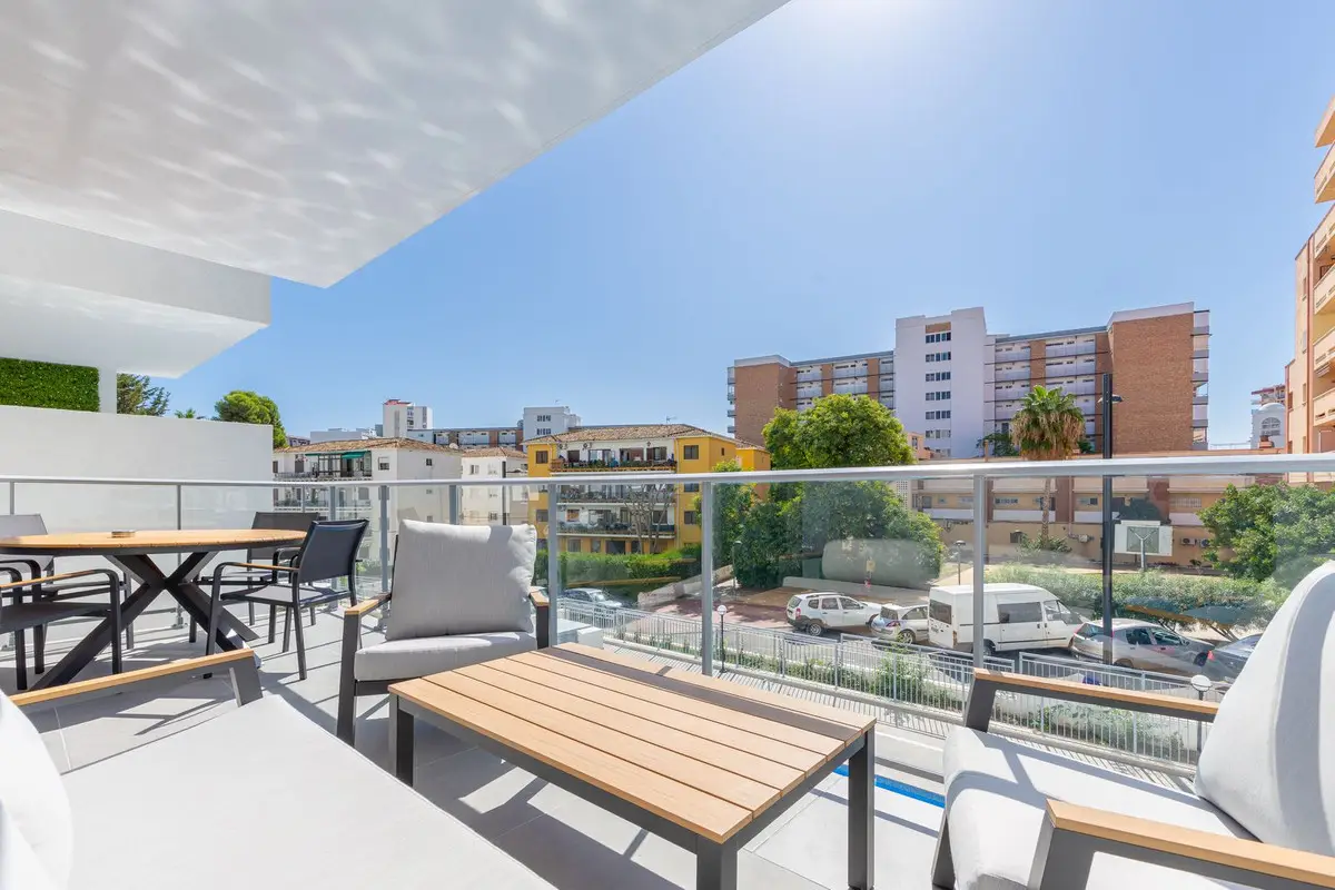 Middle Floor Apartment for sale in Benalmadena Costa — photo 1