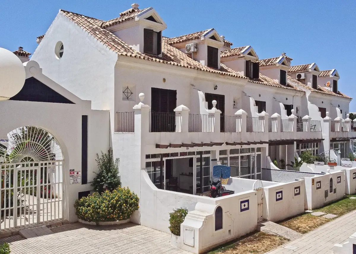Townhouse for sale in Fuengirola — photo 1