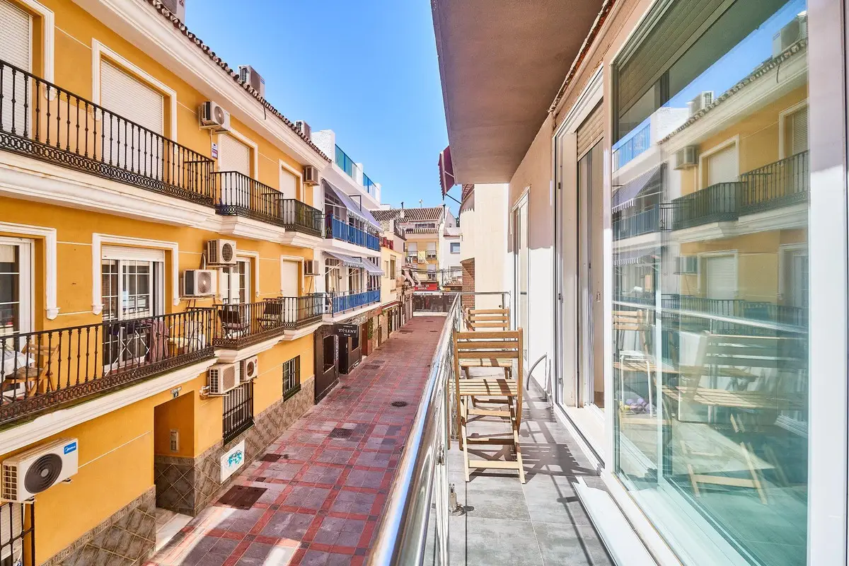 Middle Floor Apartment for sale in Fuengirola — photo 1