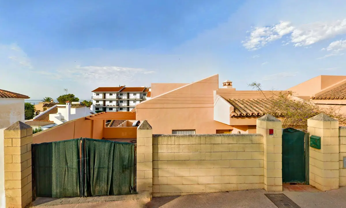 Detached Villa for sale in El Faro — photo 1