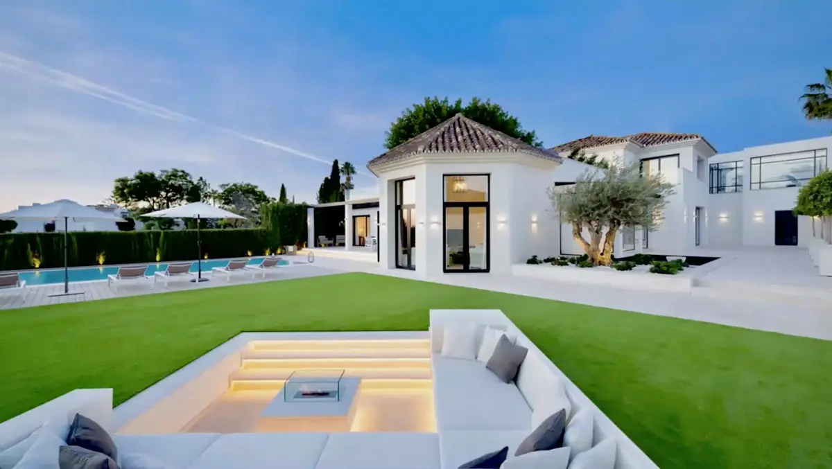 Detached Villa for sale in Aloha — photo 1