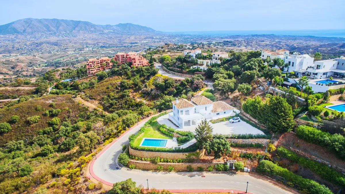 Detached Villa for sale in La Mairena — photo 1