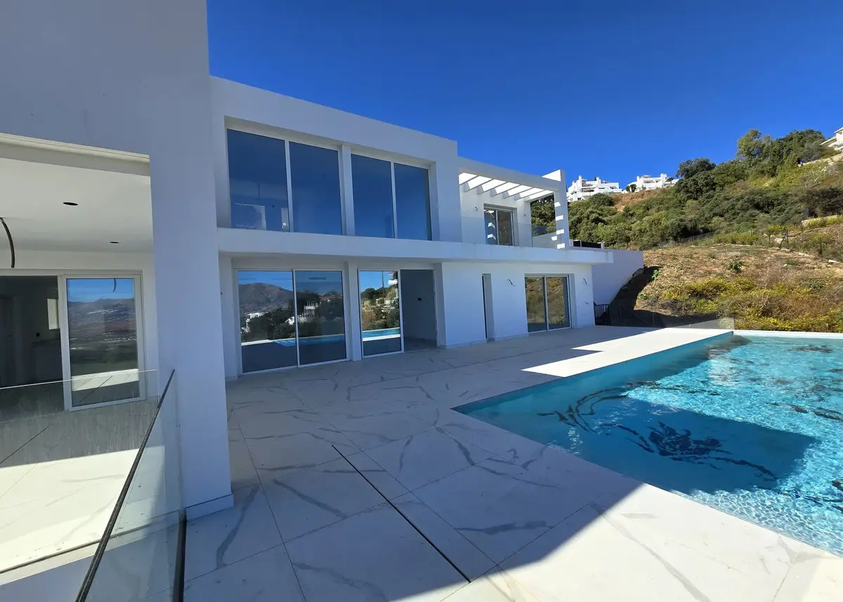 Detached Villa for sale in La Mairena — photo 1