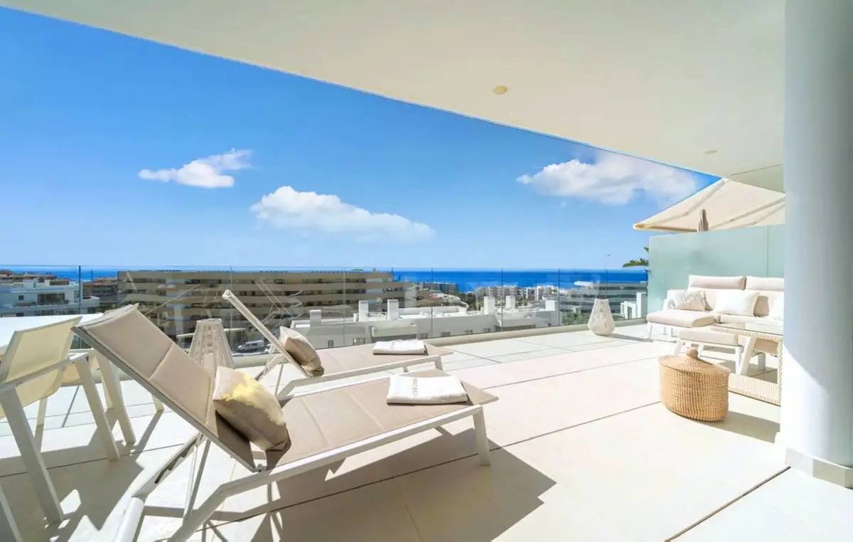 Top Floor Apartment for sale in Fuengirola — photo 1