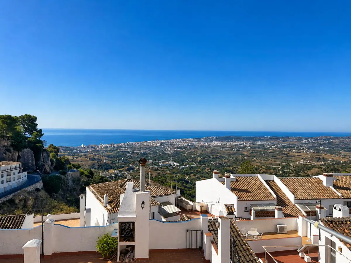 Semi-Detached House for sale in Mijas — photo 1