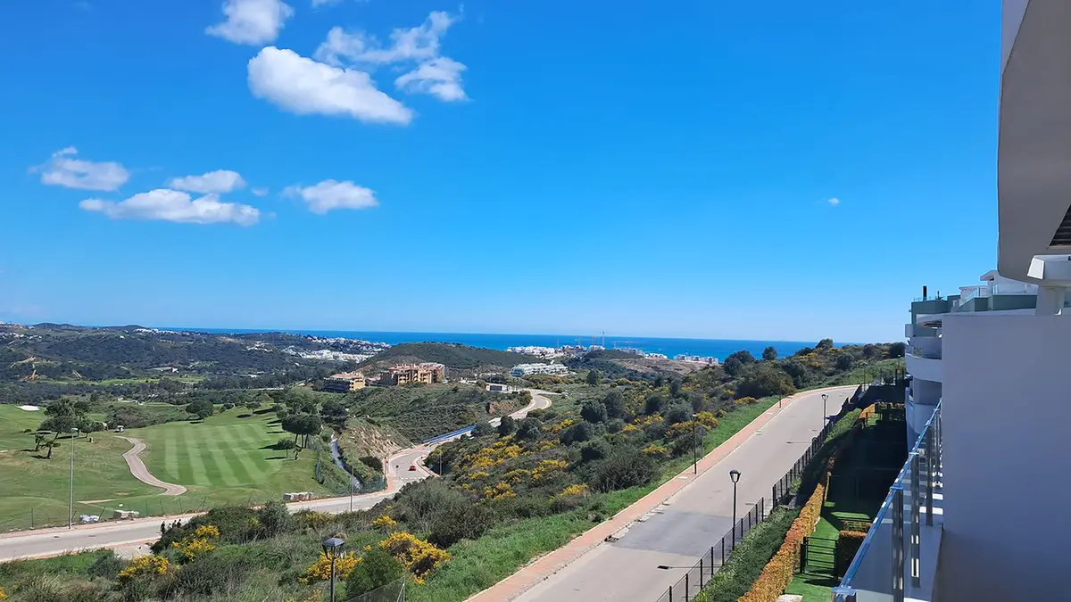 Middle Floor Apartment for sale in Calanova Golf — photo 1