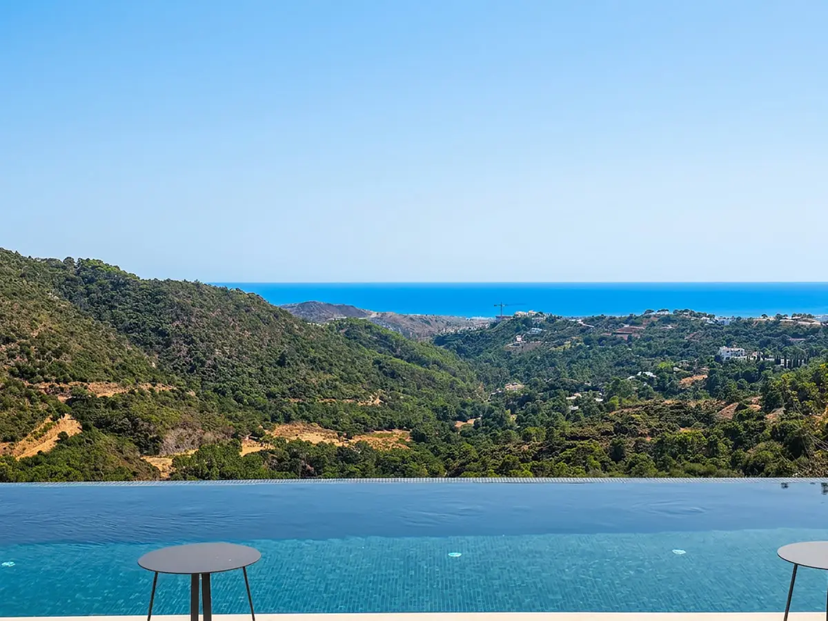 Detached Villa for sale in Benahavís — photo 1