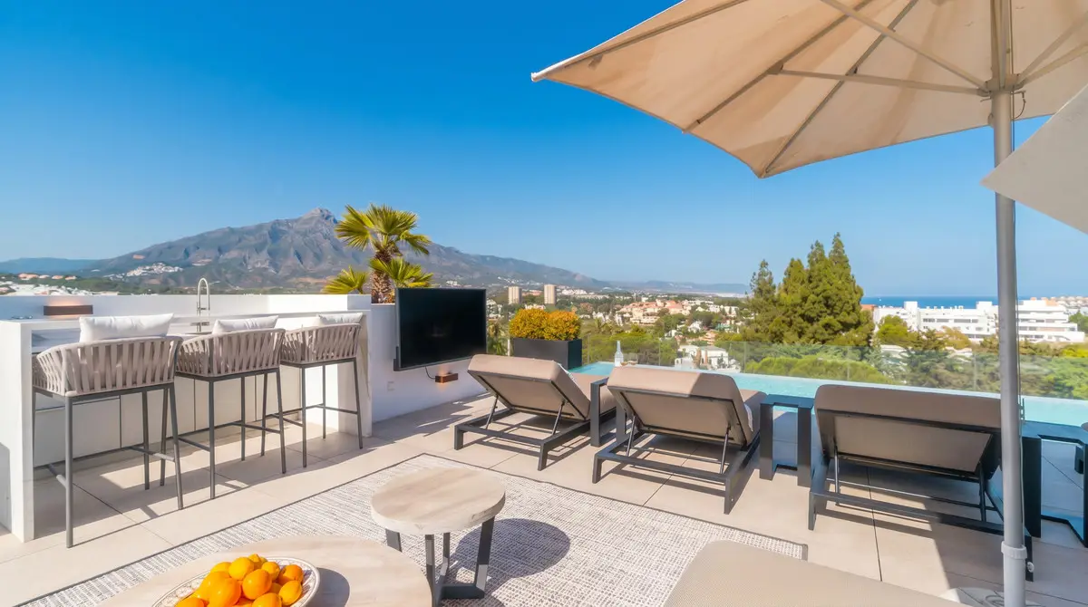 Detached Villa for sale in Nueva Andalucía — photo 1