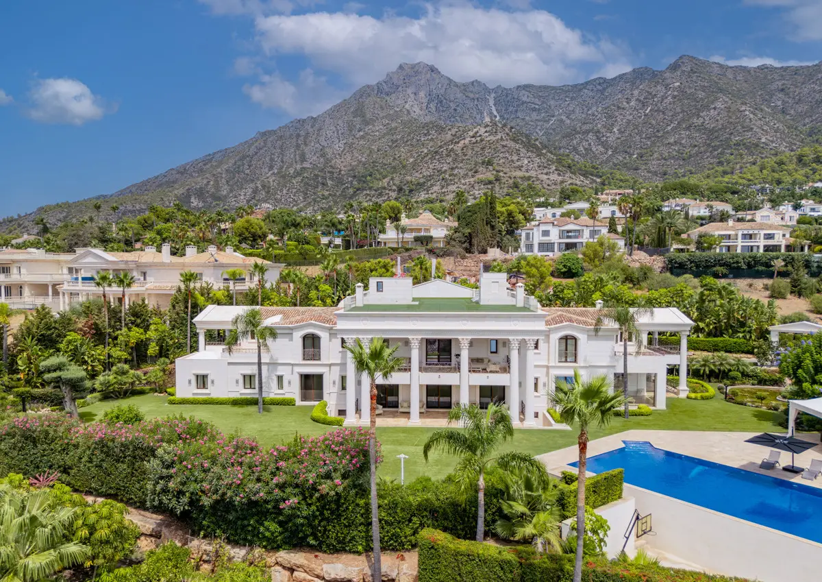 Detached Villa for sale in Sierra Blanca — photo 1