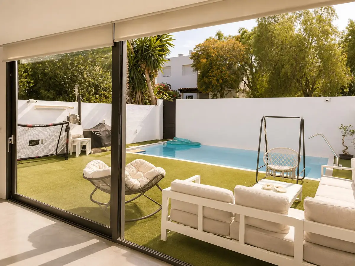 Semi-Detached House for sale in Nueva Andalucía — photo 1