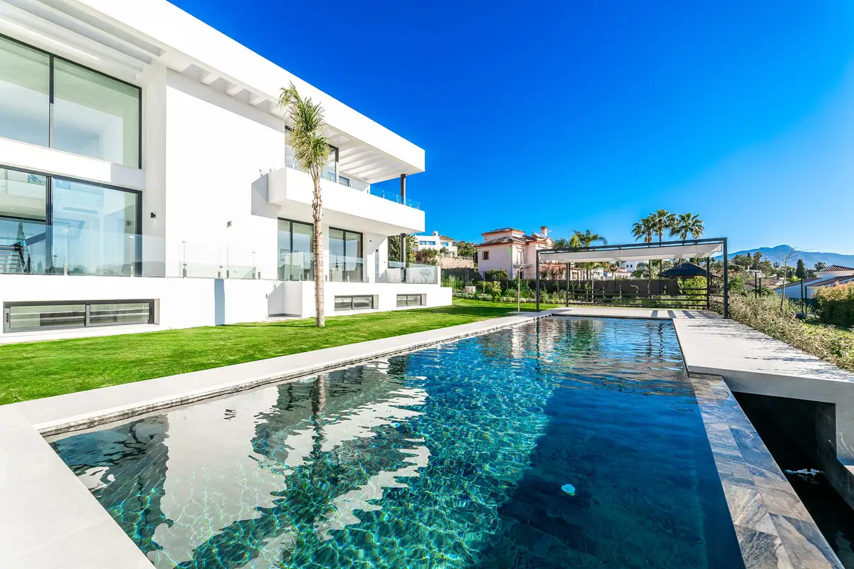 Detached Villa for sale in Benahavís — photo 1