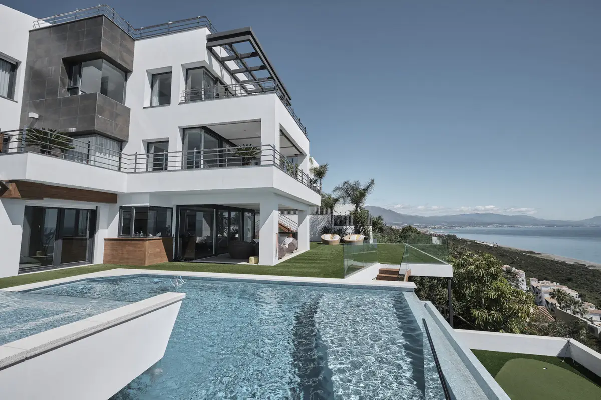 Detached Villa for sale in Manilva — photo 1