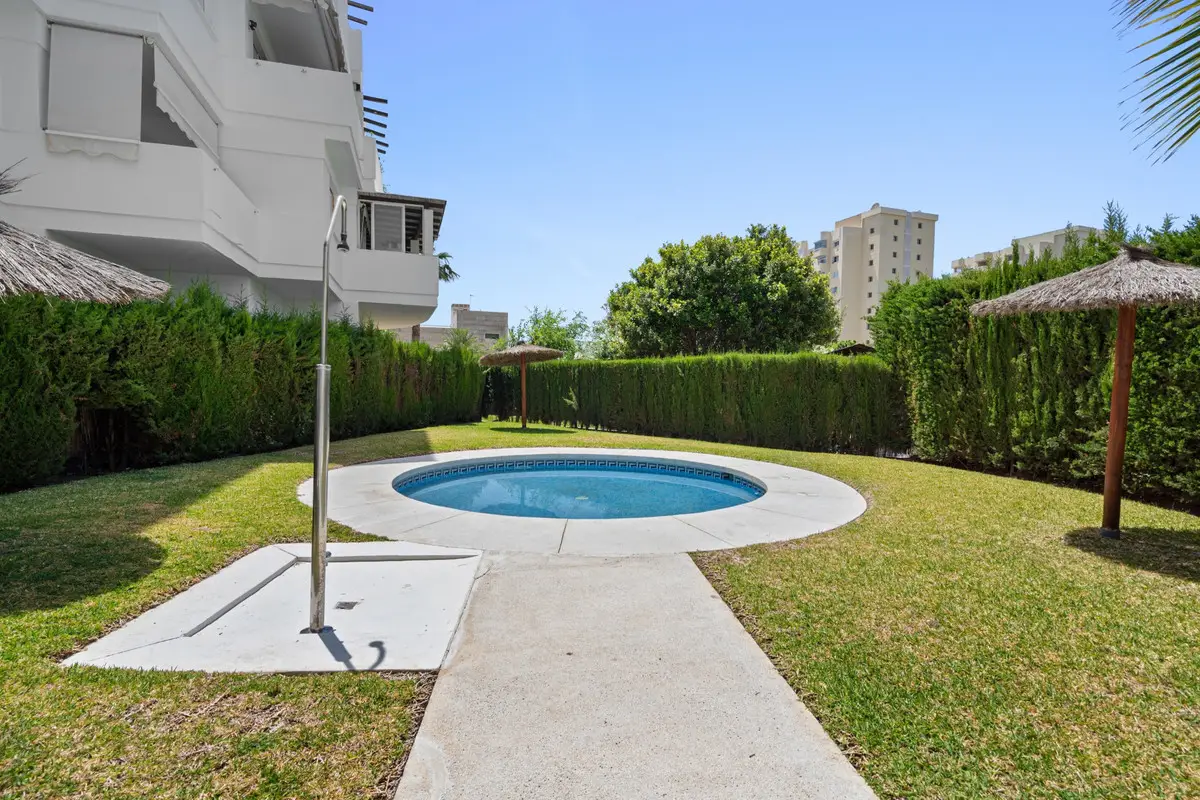 Ground Floor Apartment for sale in Estepona — photo 1