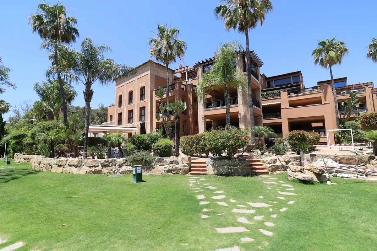 Ground Floor Apartment for sale in San Pedro de Alcántara — photo 1