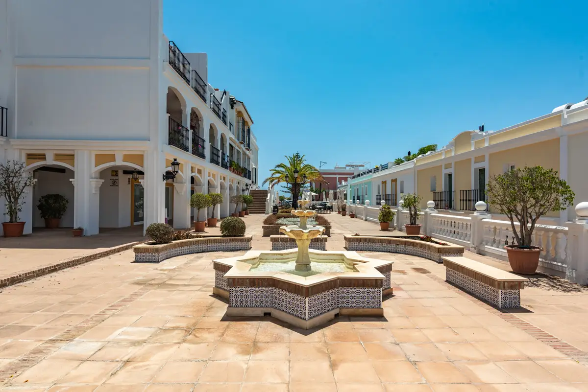 Townhouse for sale in Nueva Andalucía — photo 1