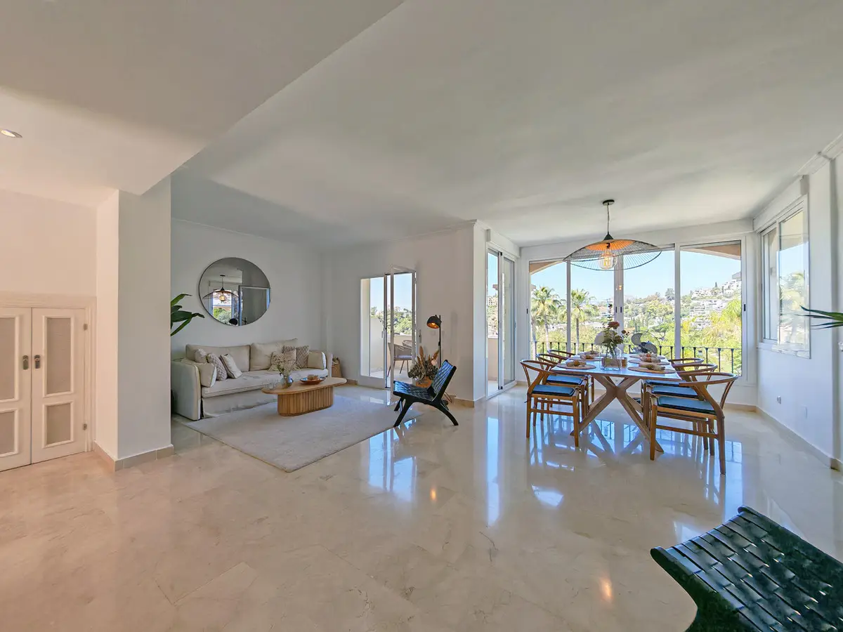 Penthouse Duplex for sale in Benahavís — photo 1