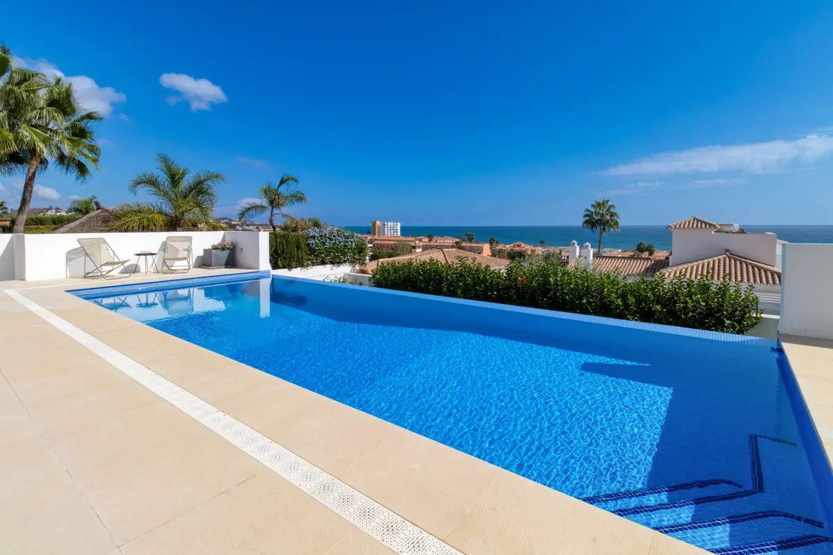 Detached Villa for sale in La Cala de Mijas — photo 1