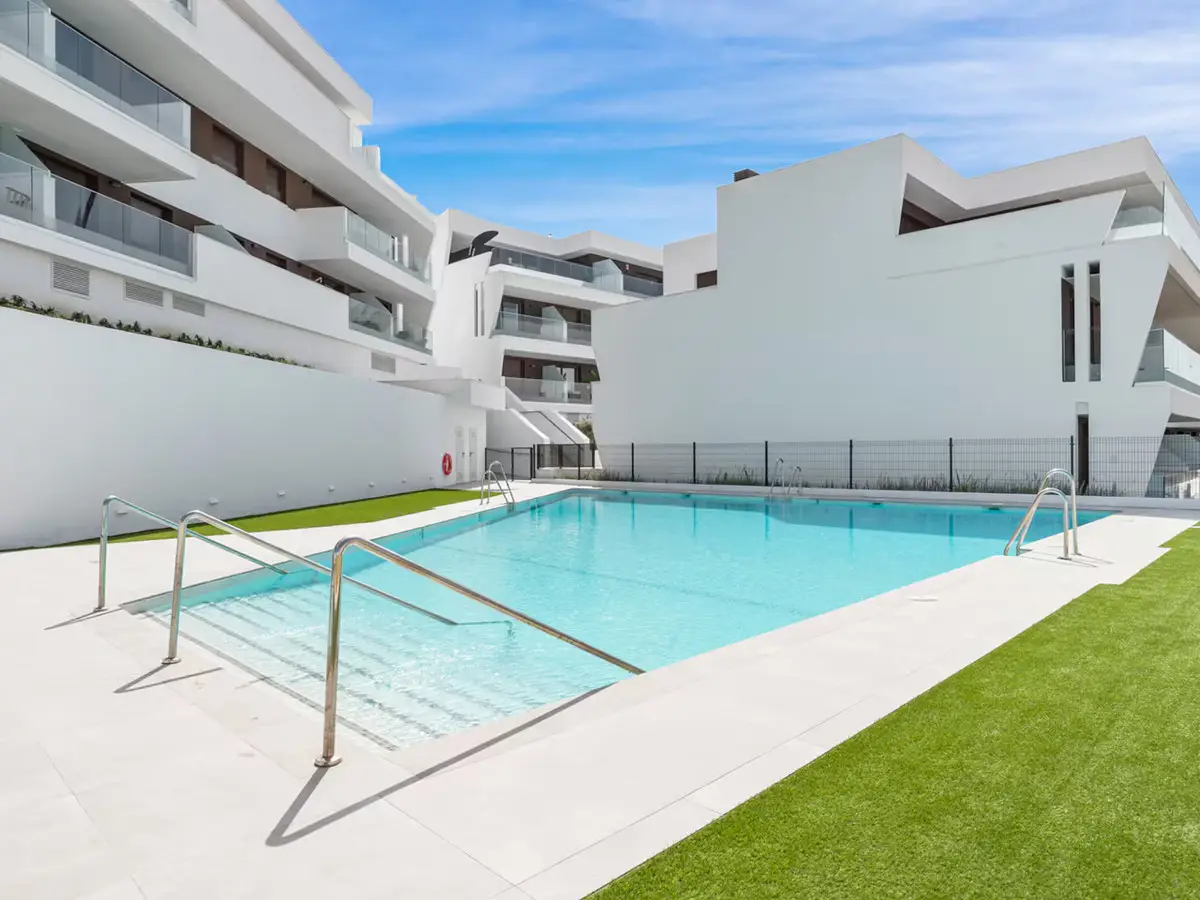 Ground Floor Apartment for sale in Estepona — photo 1