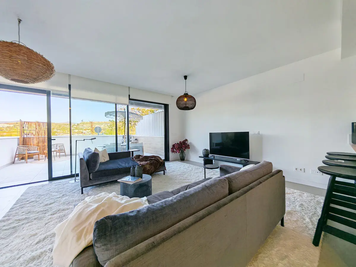 Semi-Detached House for sale in Estepona — photo 1