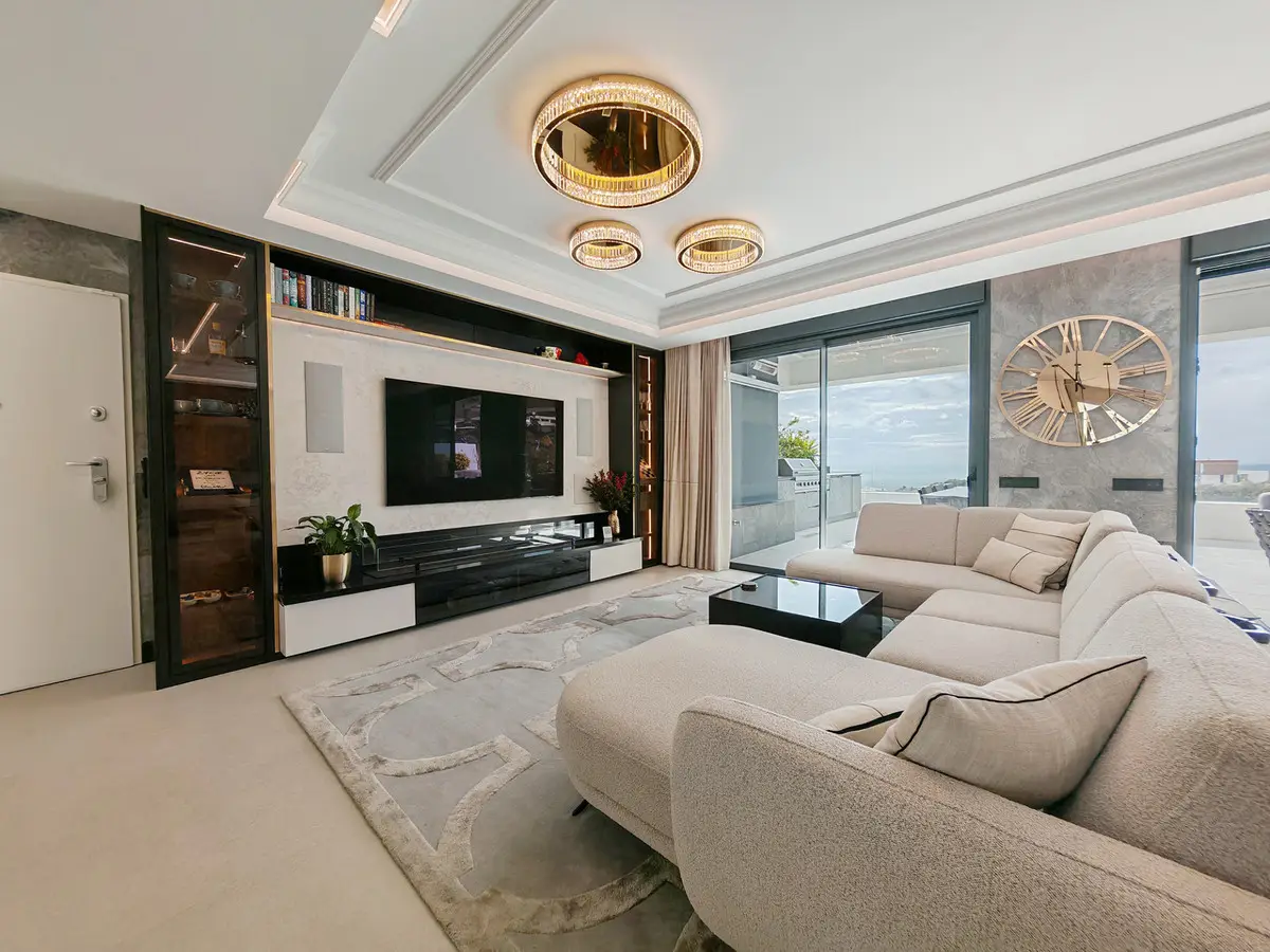 Penthouse for sale in Marbella — photo 1