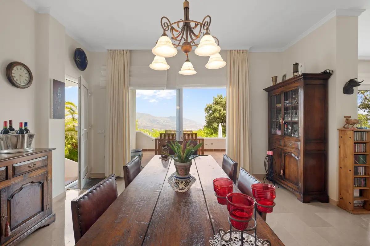 Ground Floor Apartment for sale in La Mairena — photo 1