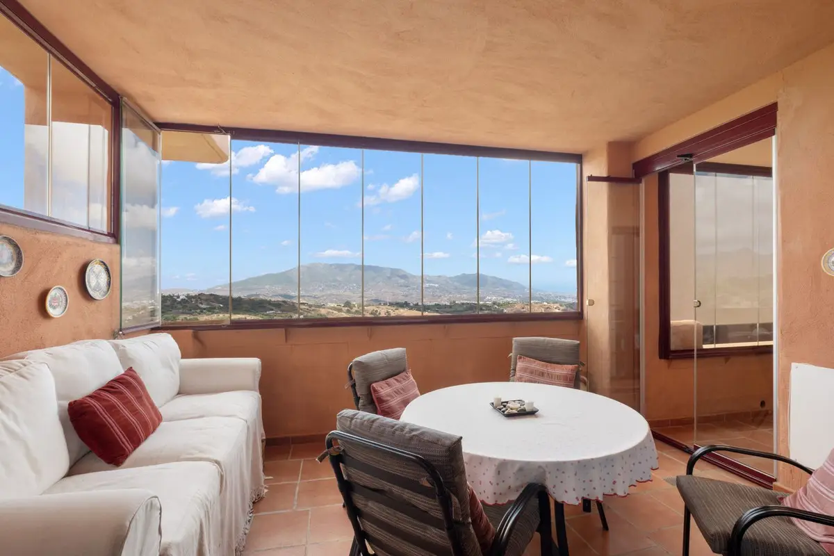 Middle Floor Apartment for sale in La Mairena — photo 1