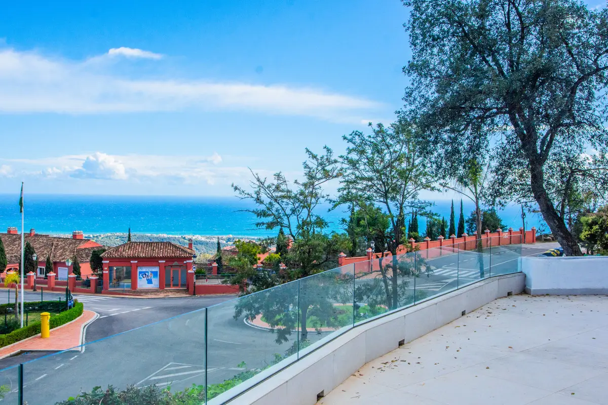 Middle Floor Apartment for sale in La Mairena — photo 1