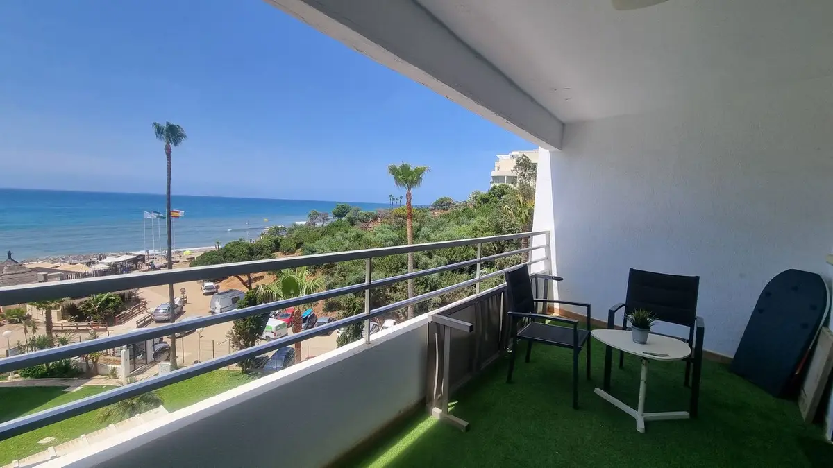 Middle Floor Studio for sale in Calahonda — photo 1