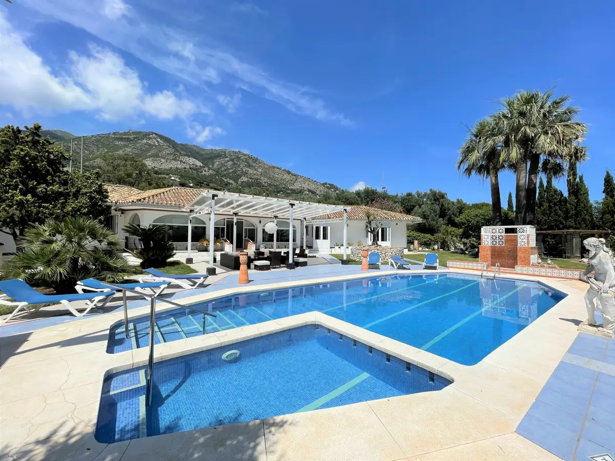 Detached Villa for sale in Mijas — photo 1