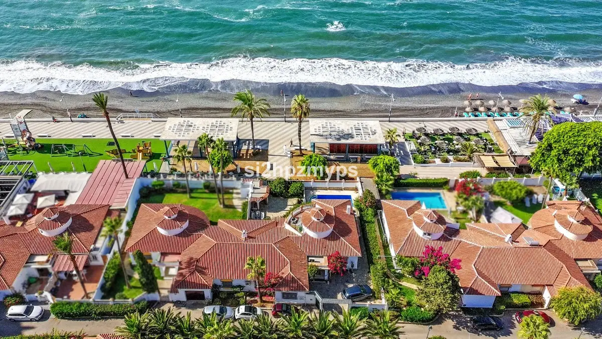 Detached Villa for sale in Torrox — photo 1