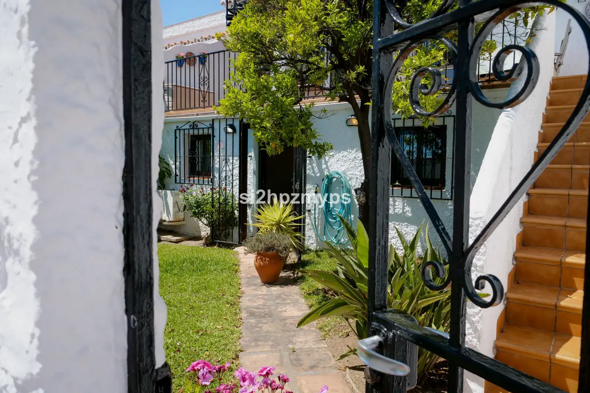 Townhouse for sale in Nerja — photo 1