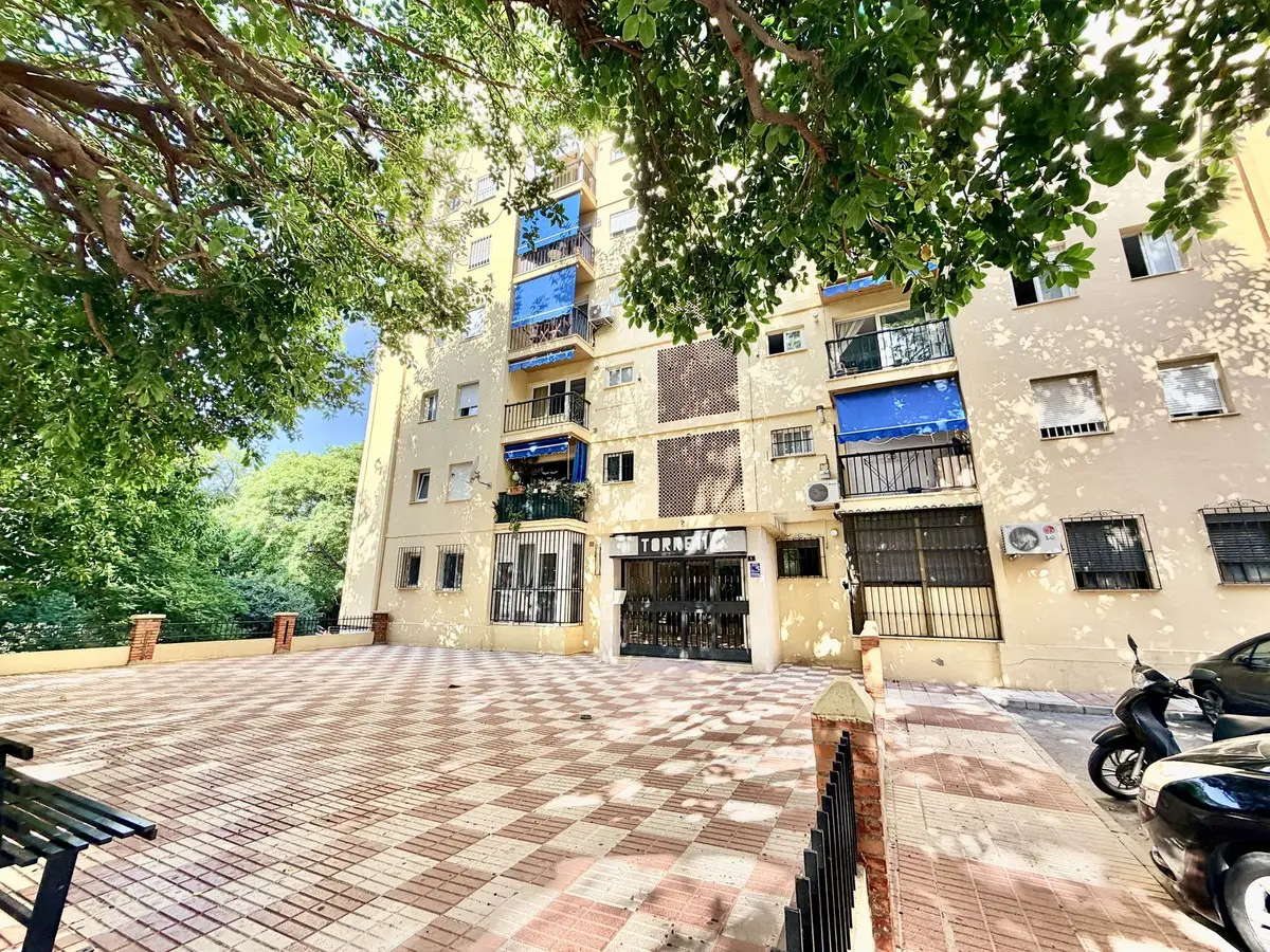 Middle Floor Apartment for sale in Marbella — photo 1