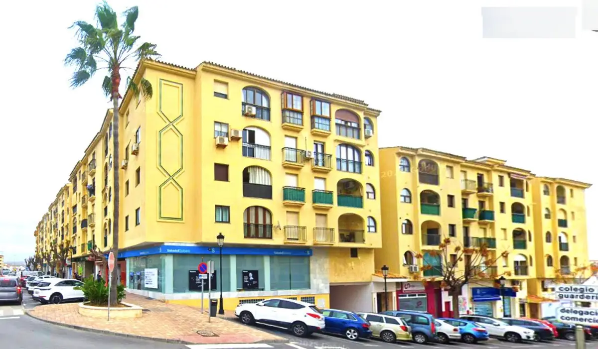 Middle Floor Apartment for sale in San Luis de Sabinillas — photo 1
