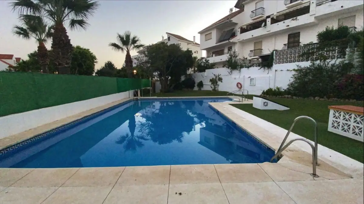 Townhouse for sale in Estepona — photo 1