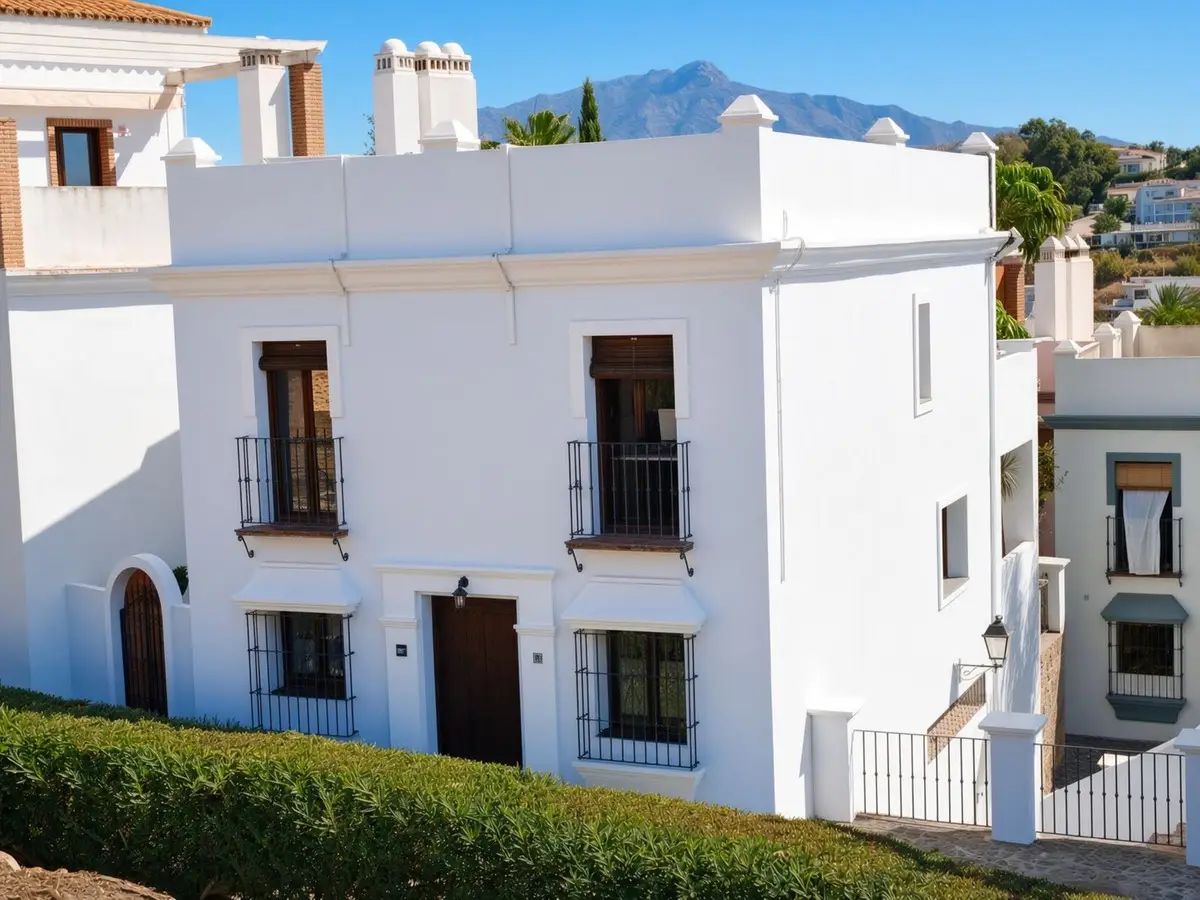 Semi-Detached House for sale in El Paraiso — photo 1