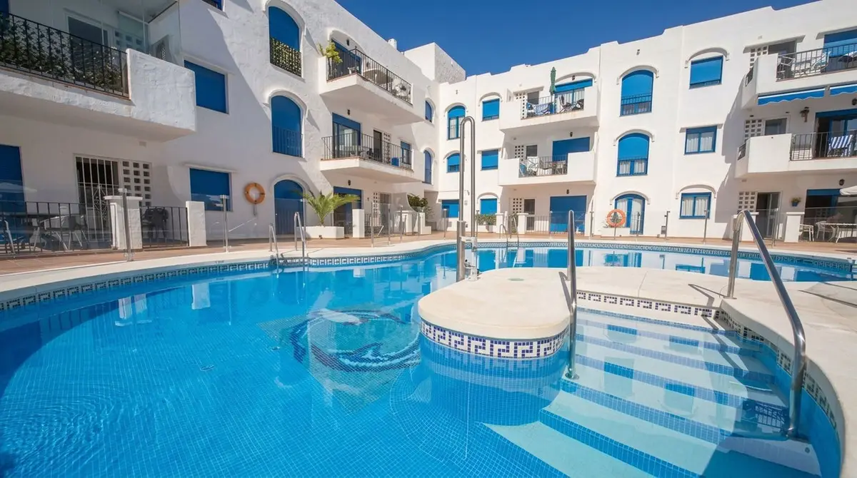 Middle Floor Apartment for sale in La Duquesa — photo 1