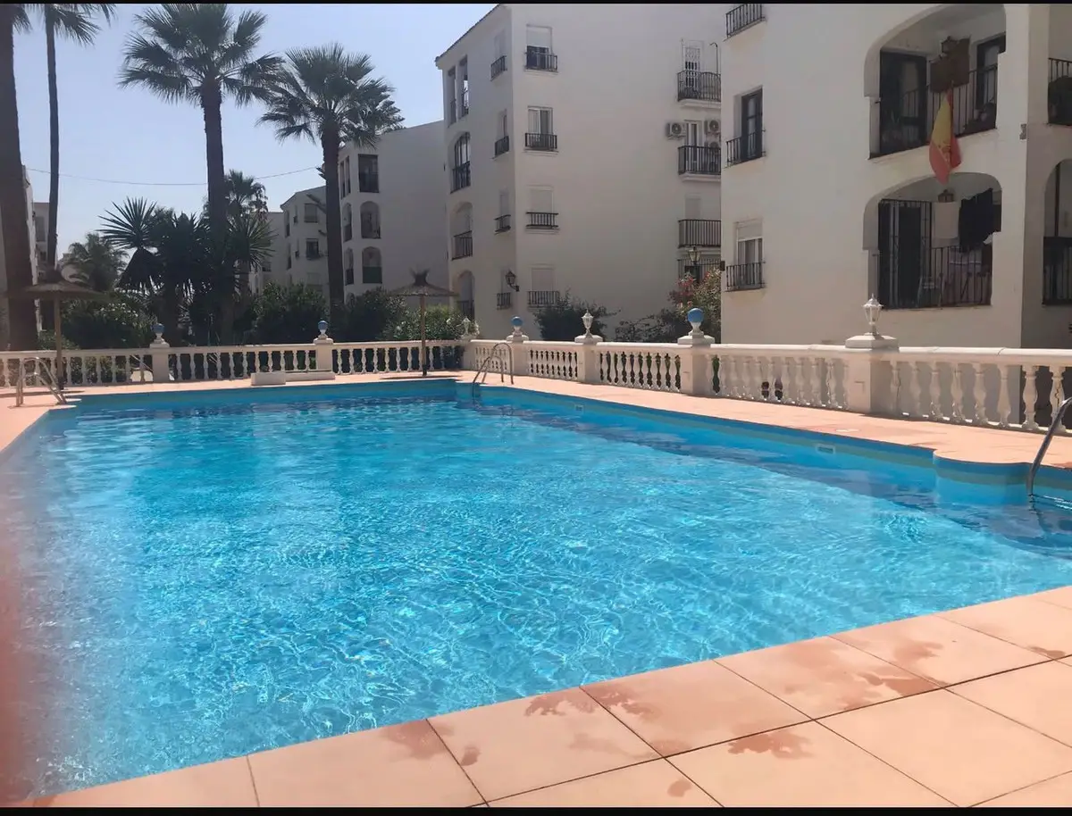 Middle Floor Apartment for sale in San Luis de Sabinillas — photo 1