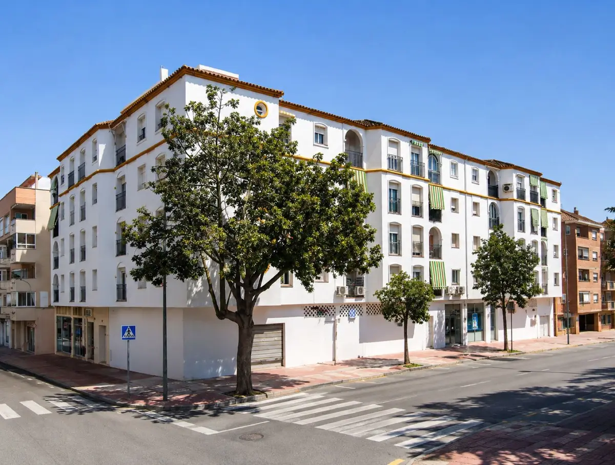 Penthouse for sale in Estepona — photo 1