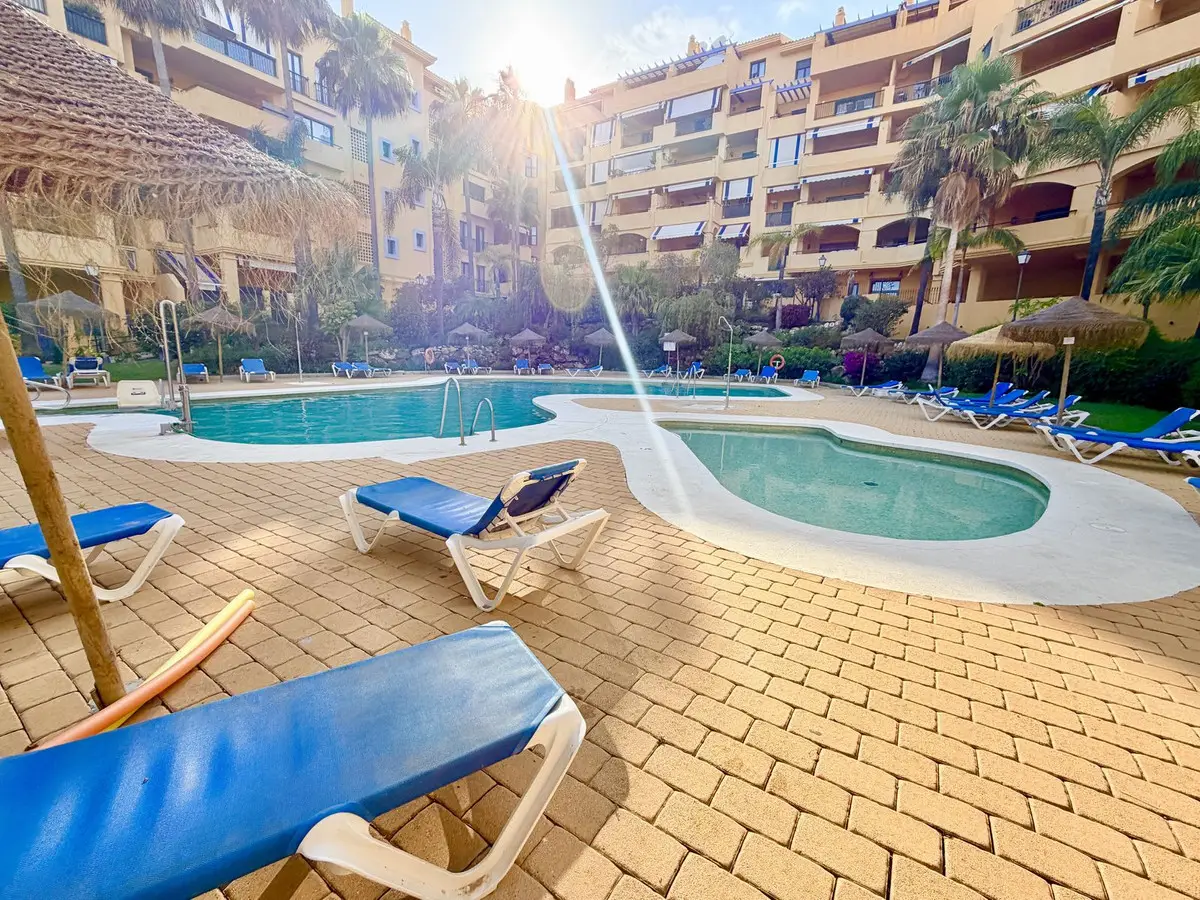 Middle Floor Apartment for sale in San Pedro de Alcántara — photo 1