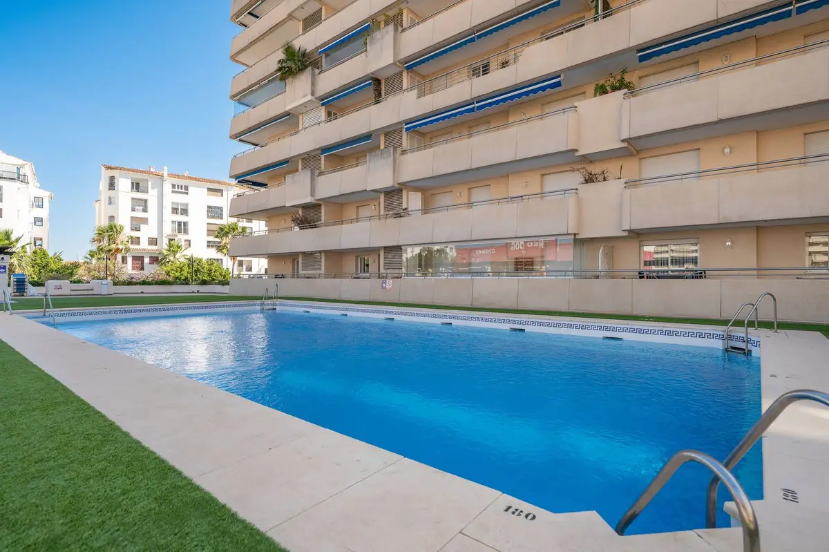 Middle Floor Apartment for sale in Puerto Banús — photo 1
