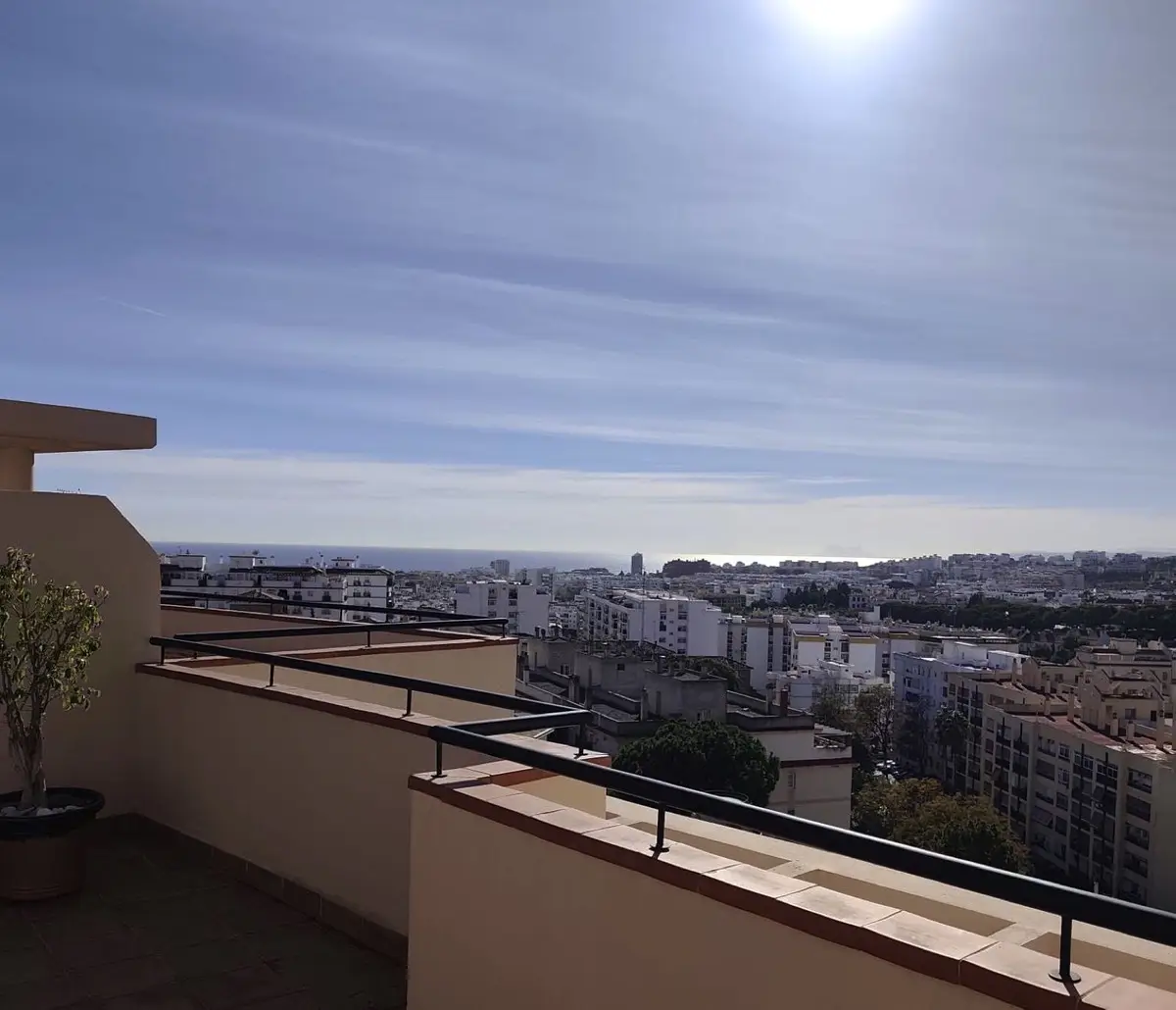 Penthouse for sale in Estepona — photo 1