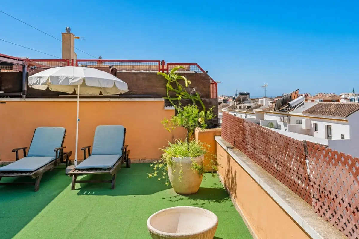 Penthouse for sale in Estepona — photo 1